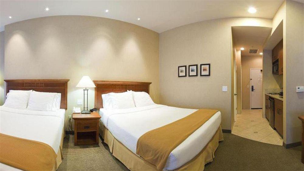 Holiday Inn Express Hotel & Suites Ventura Harbor By Ihg Exterior photo