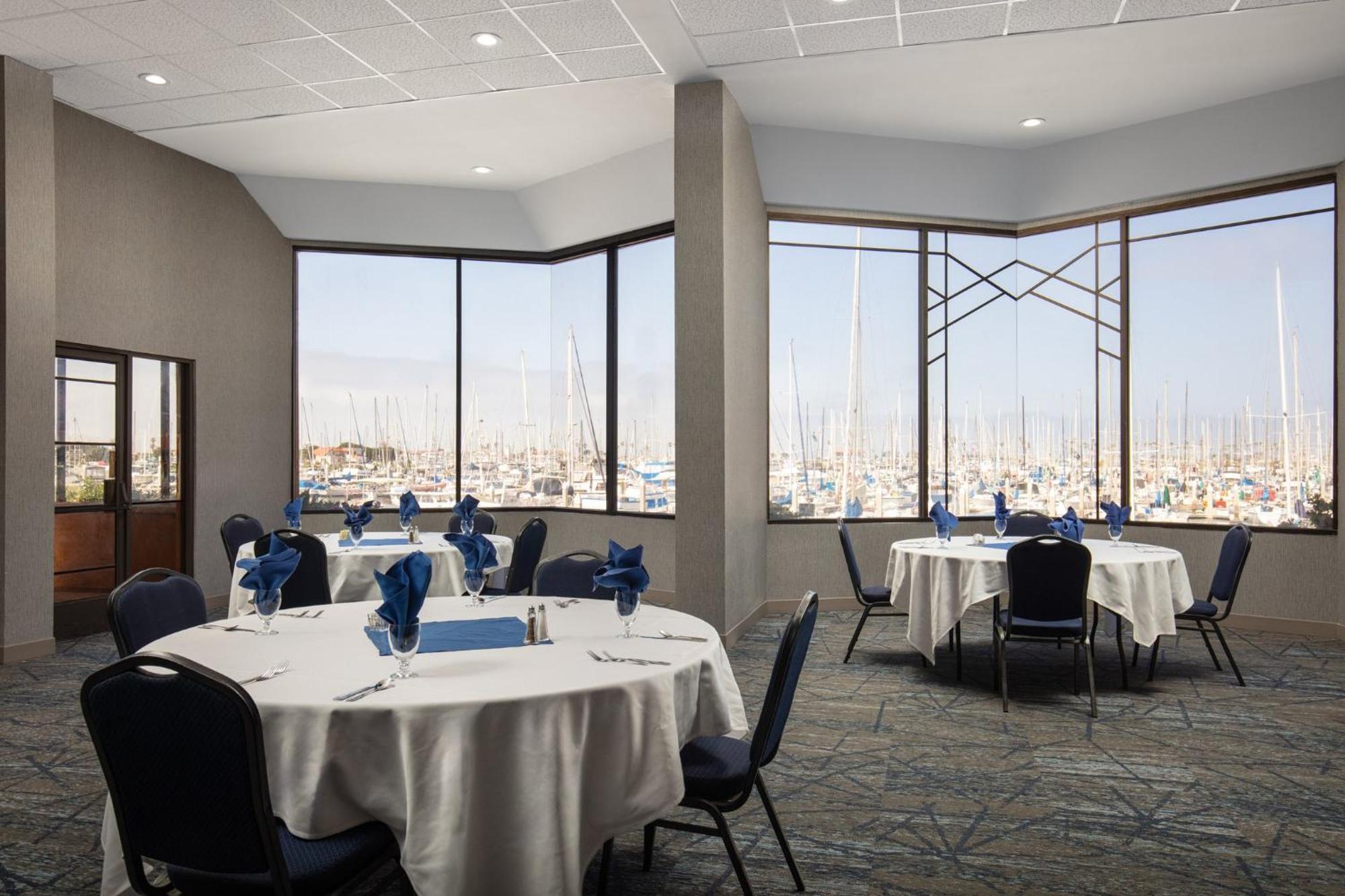 Holiday Inn Express Hotel & Suites Ventura Harbor By Ihg Exterior photo