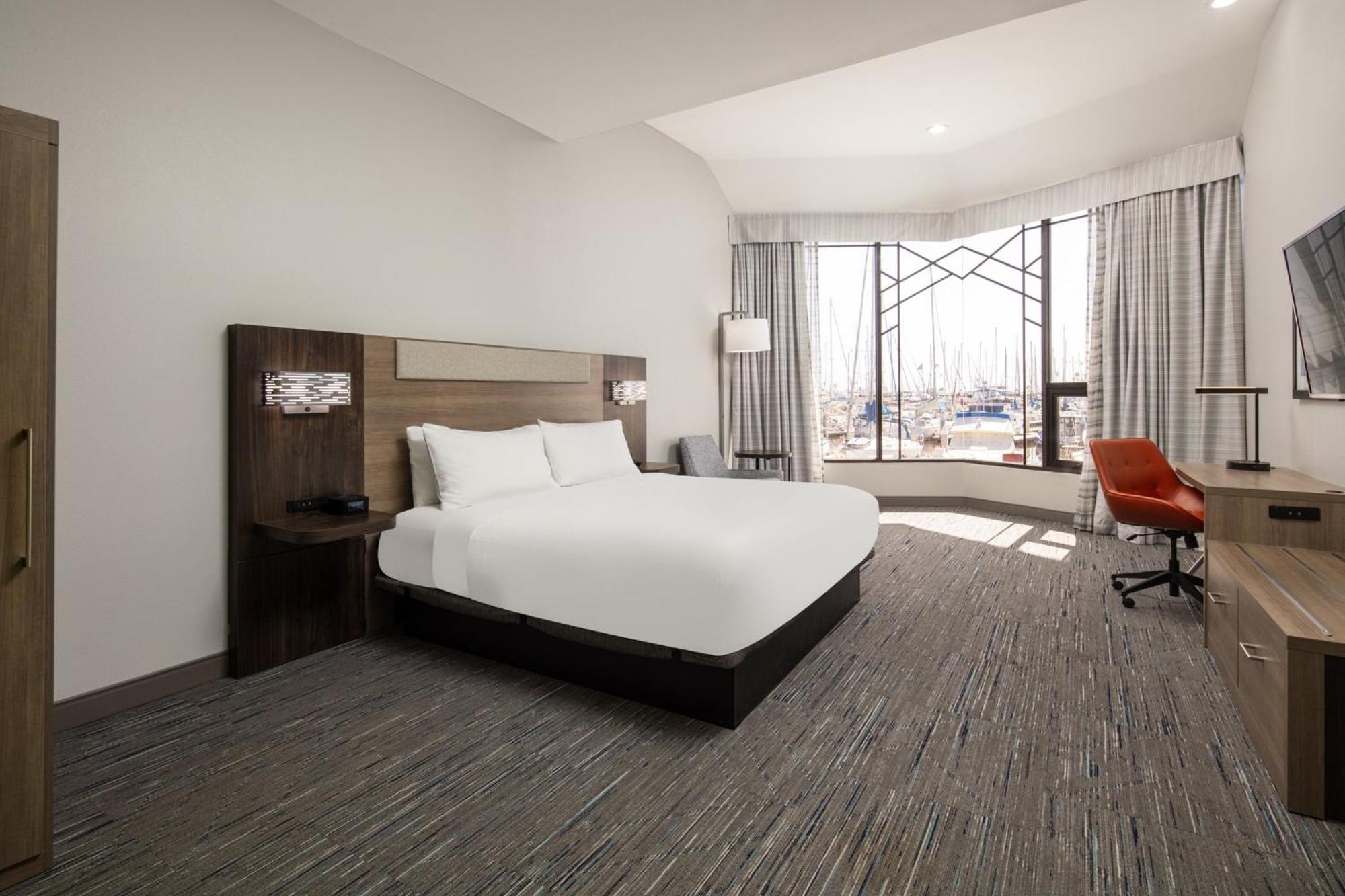 Holiday Inn Express Hotel & Suites Ventura Harbor By Ihg Exterior photo