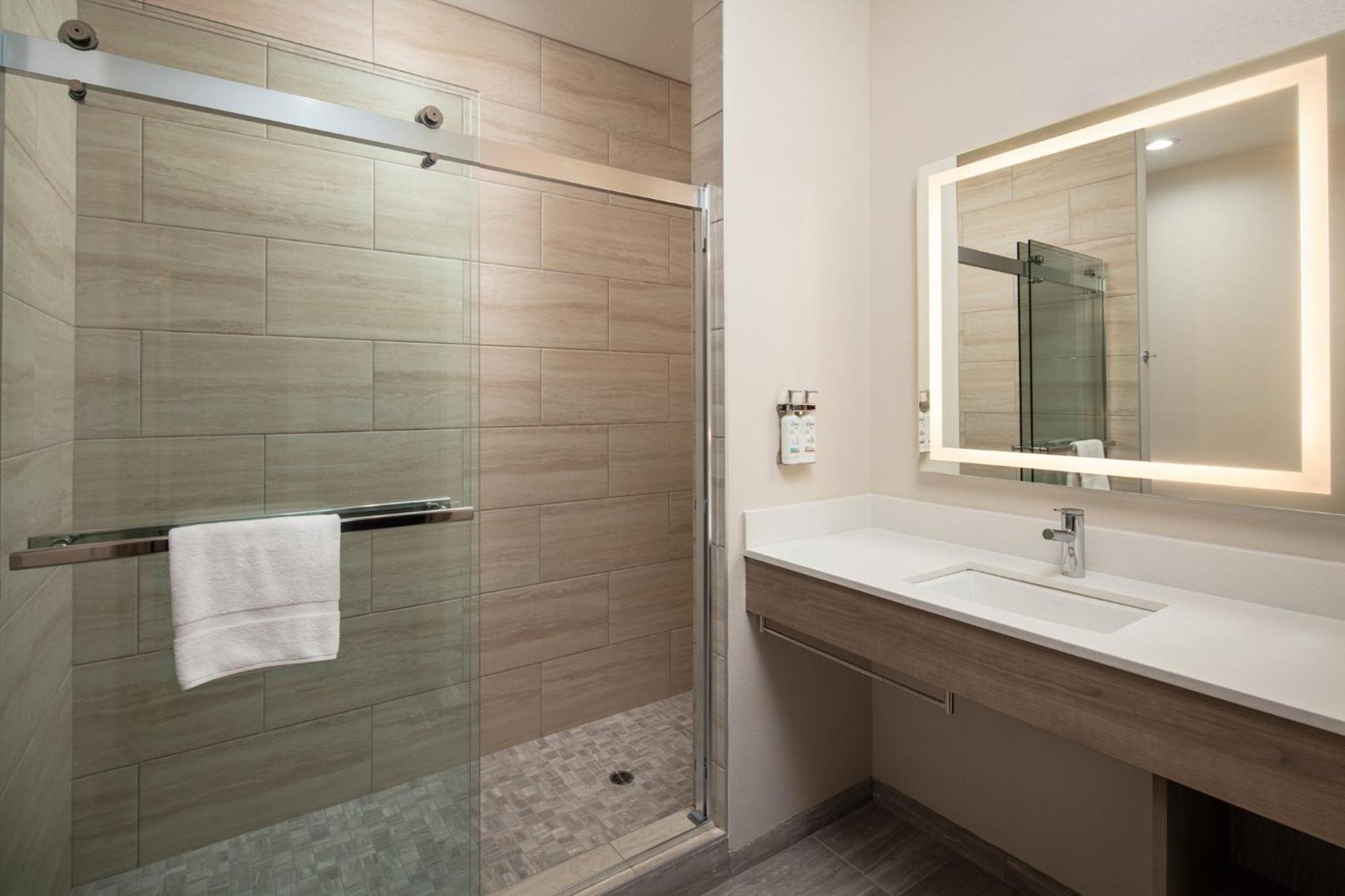 Holiday Inn Express Hotel & Suites Ventura Harbor By Ihg Exterior photo