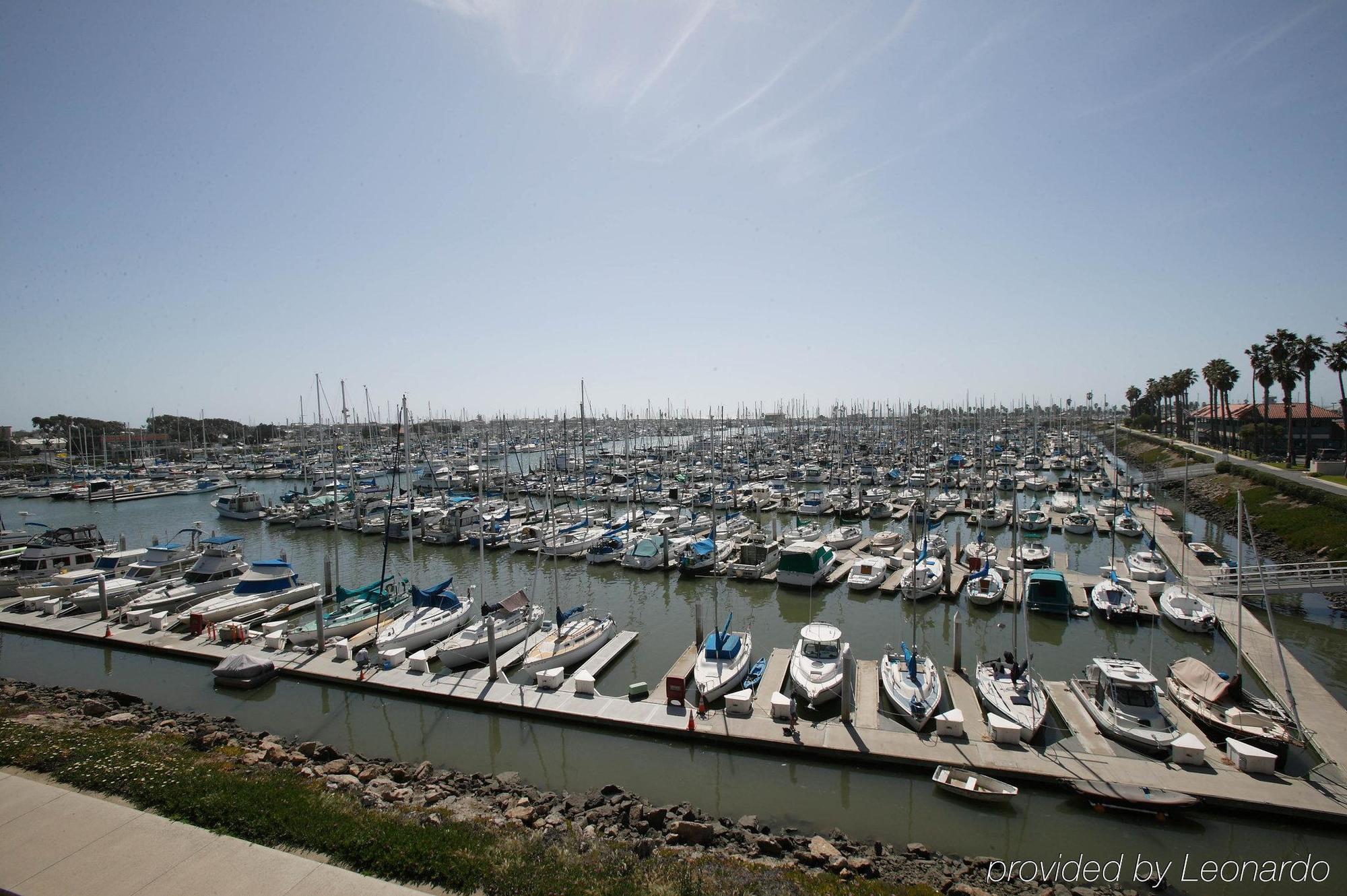 Holiday Inn Express Hotel & Suites Ventura Harbor By Ihg Exterior photo