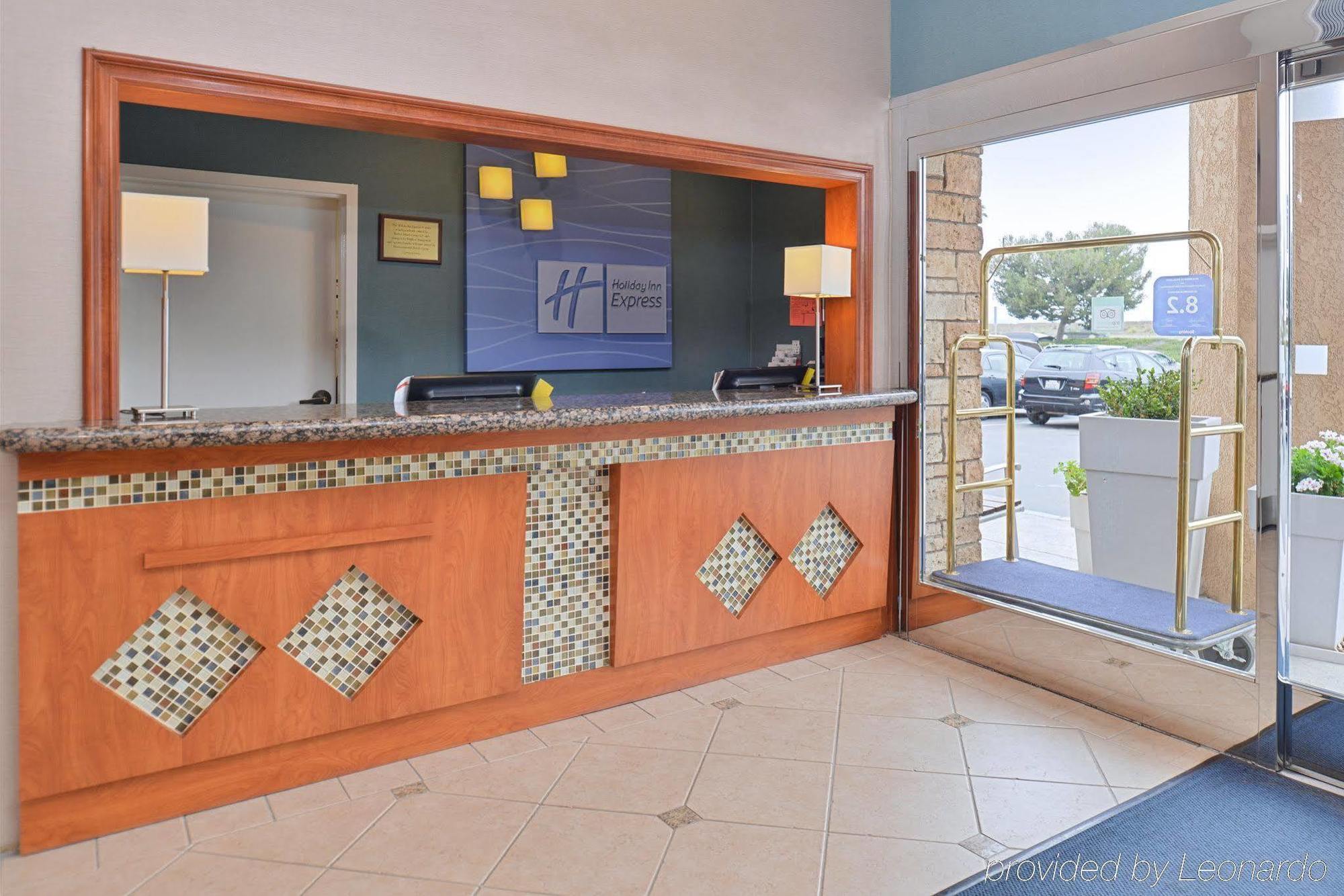 Holiday Inn Express Hotel & Suites Ventura Harbor By Ihg Exterior photo